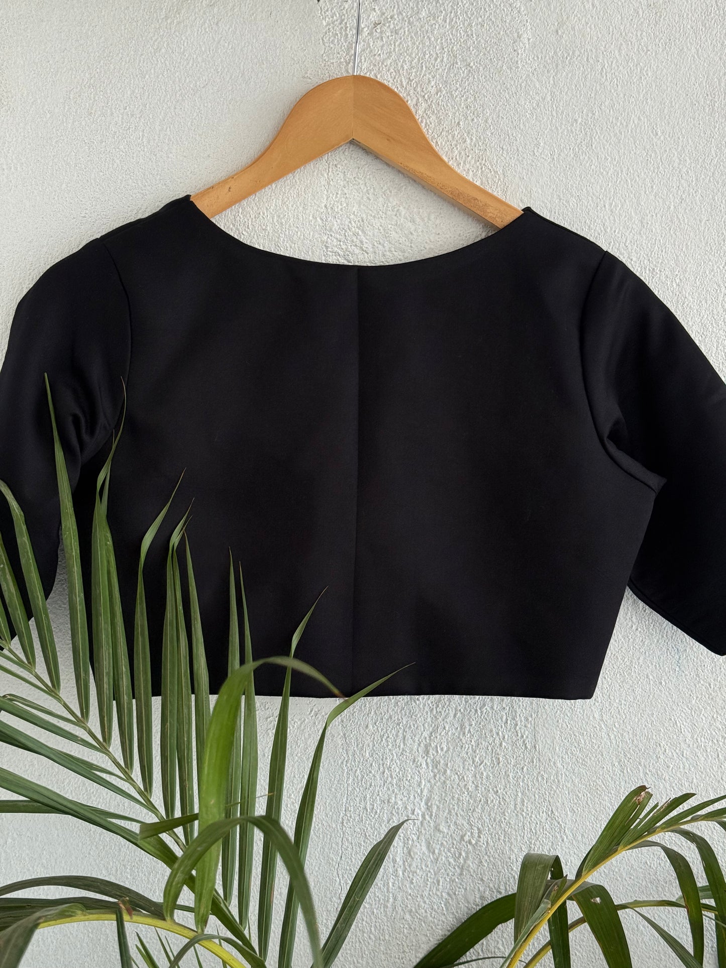 Shanaya Black Elbow Sleeves