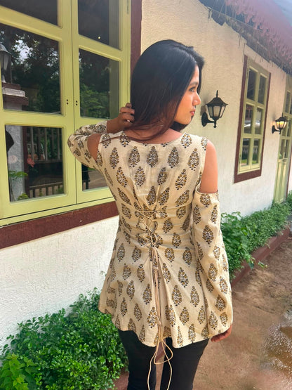 Preeti kurti