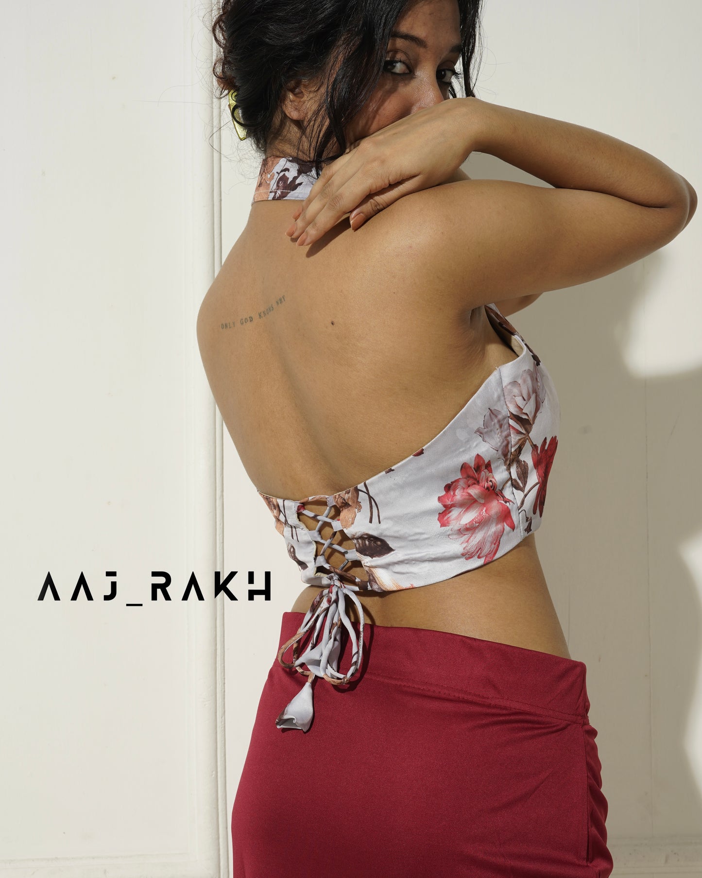 Phool Buttone Halter Backlace Blouse