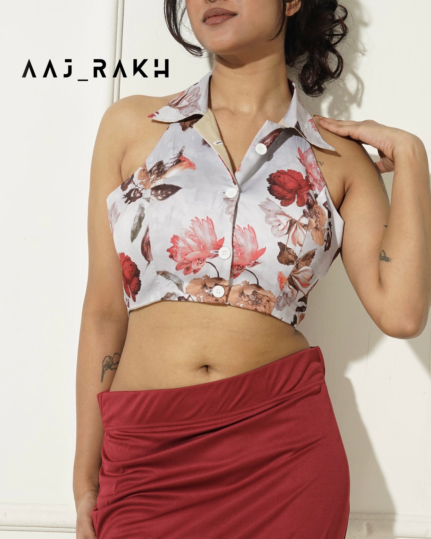 Phool Buttone Halter Backlace Blouse
