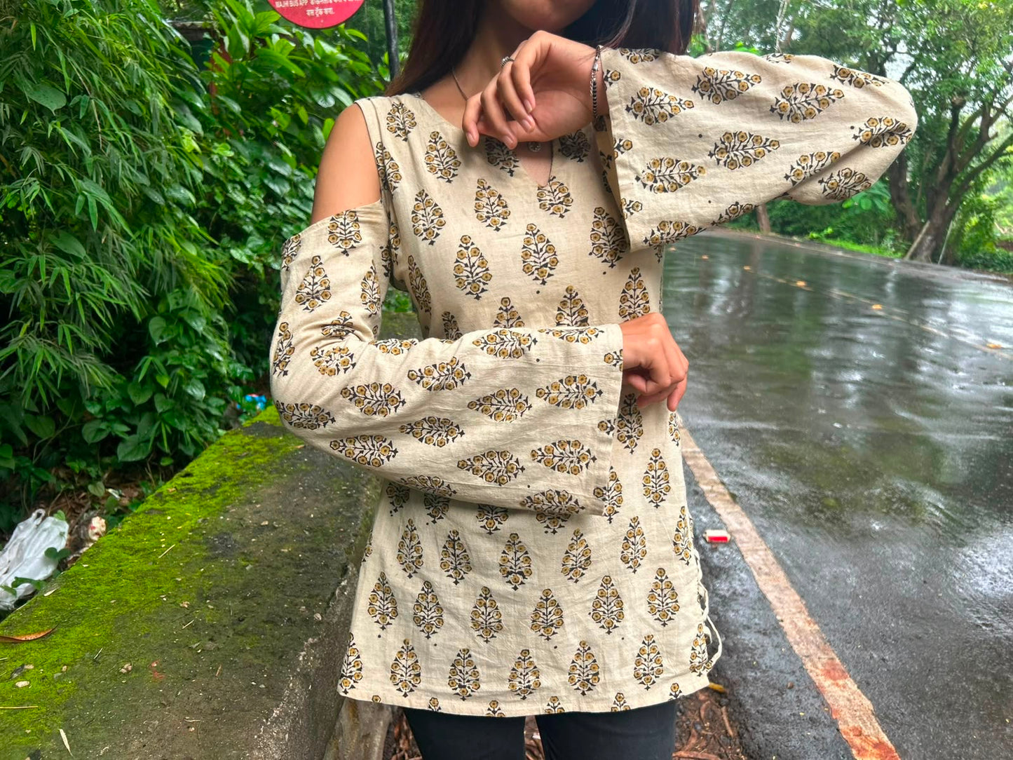 Preeti kurti