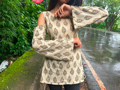 Preeti kurti