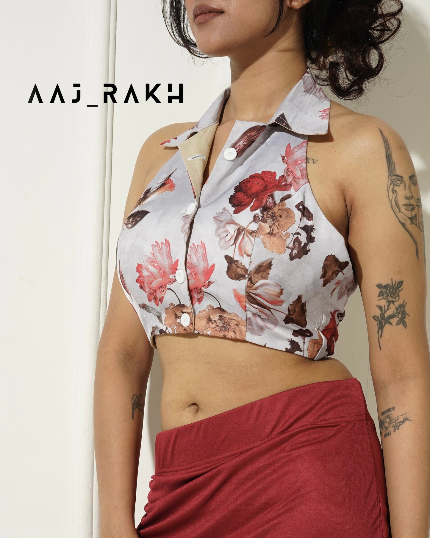 Phool Buttone Halter Backlace Blouse