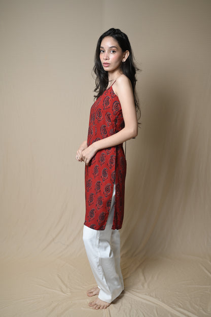 Laali Ajrakh Paisley Print Kurti