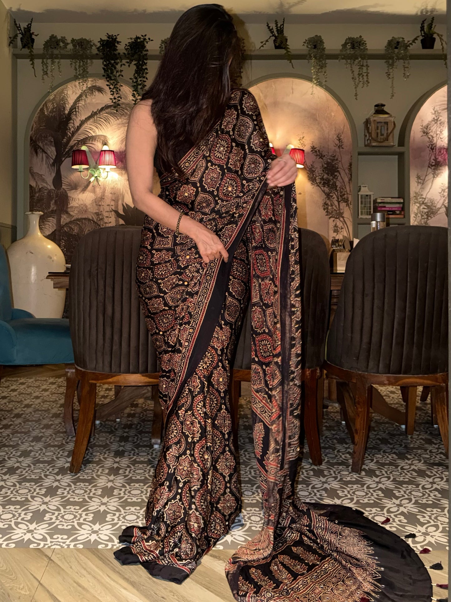 “Kaali” Sheesha Saree with unstitched blouse [Dispatch date : 25th June, 2026]