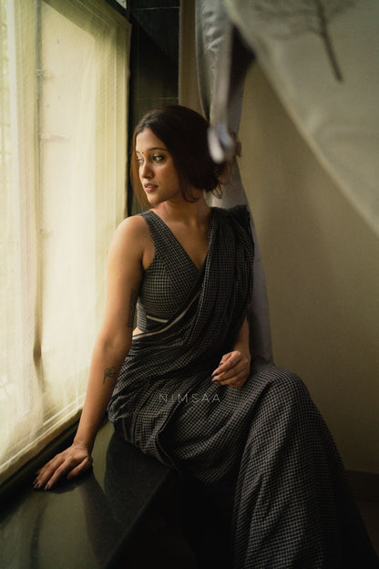 Ratri patteda anchu saree with stitched blouse