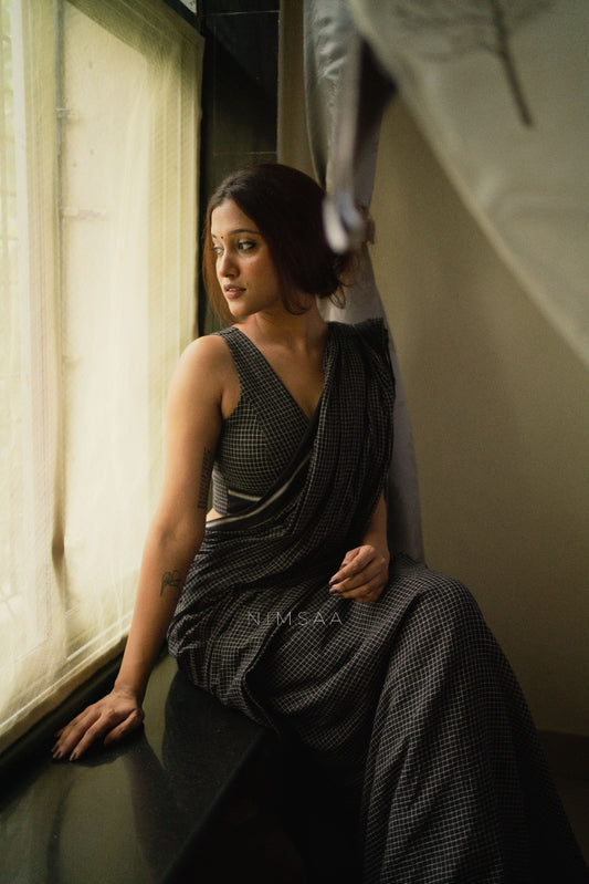 Ratri patteda anchu saree with stitched blouse