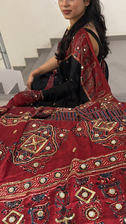 “Nisha” Sheesha saree with unstitched blouse piece [Dispatch date : 25th June, 2026]