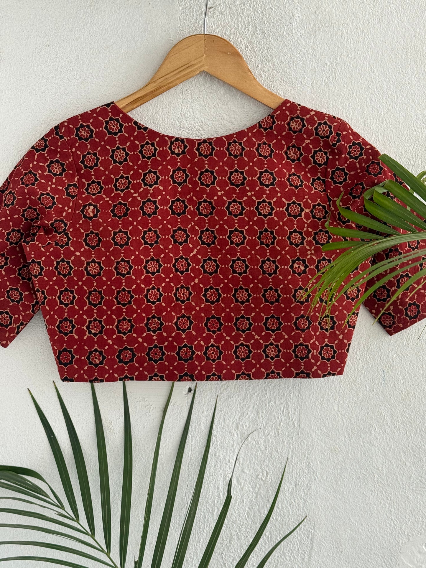 Rekha elbow sleeves