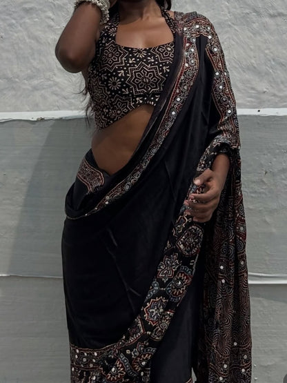 "Nazar Black" Sheesha Saree Combo Set  [Dispatch Begins By : 5th September, 2026]