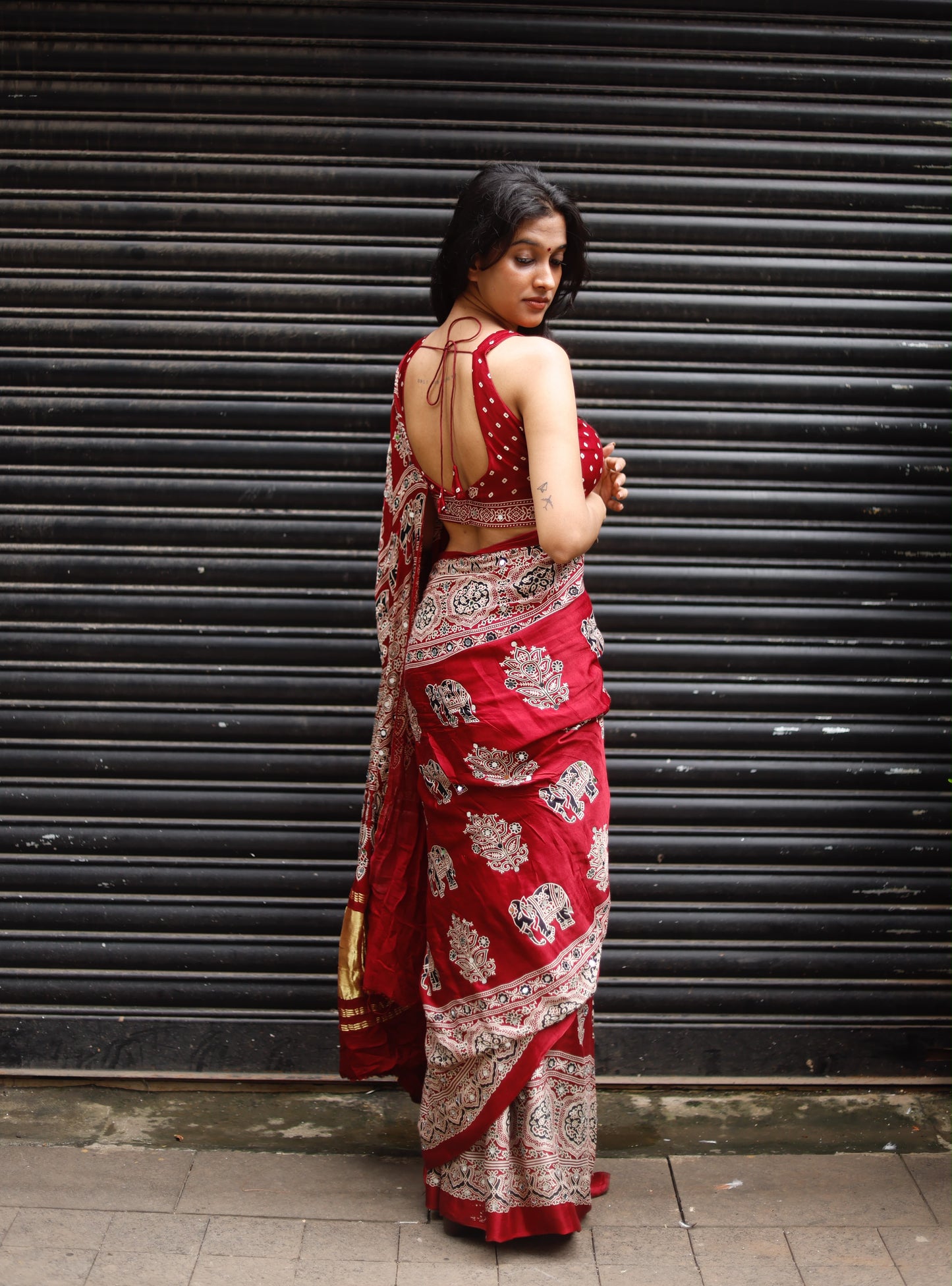 “Riya” Maroon Sheesha saree with unstitched blouse [Dispatch Begins By : 25th September, 2026]
