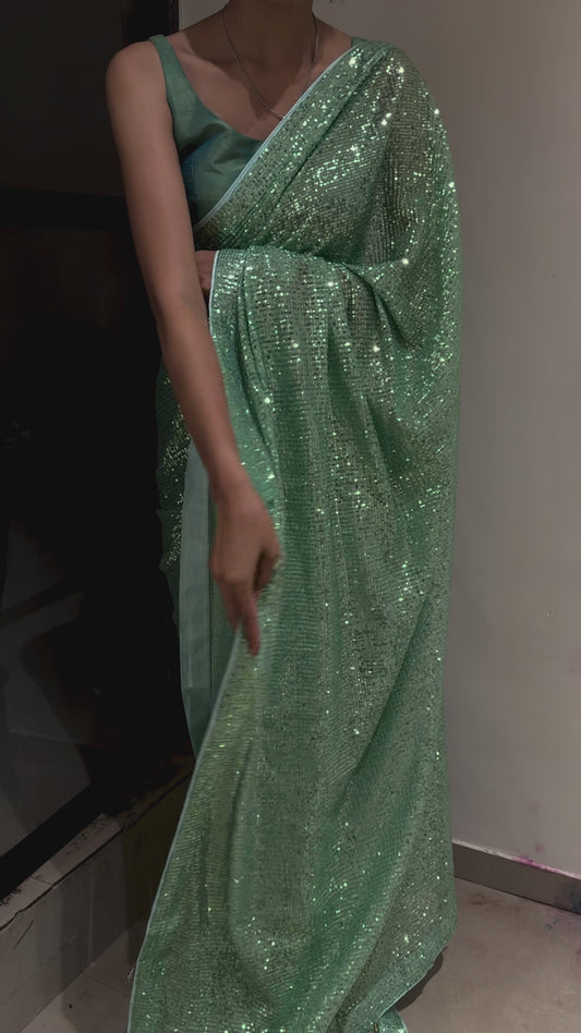 “Jugni Pista” with scoop neck stitched blouse.